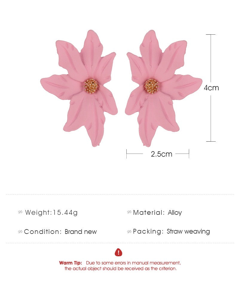 Dramatic flower stud earrings