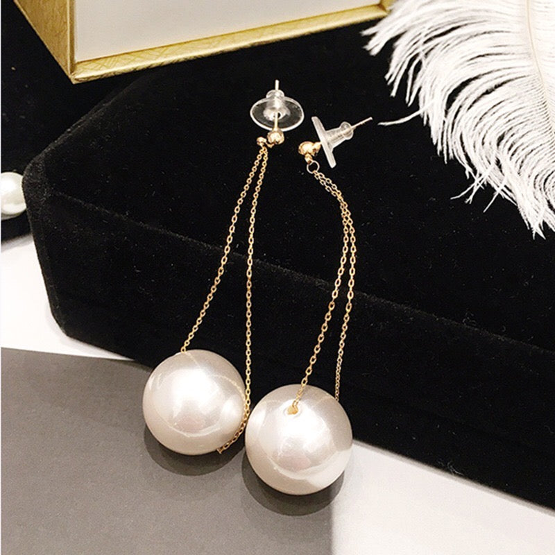 Dropped Single Pearl Earrings