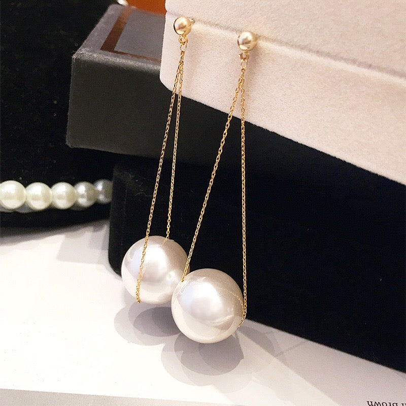 Dropped Single Pearl Earrings