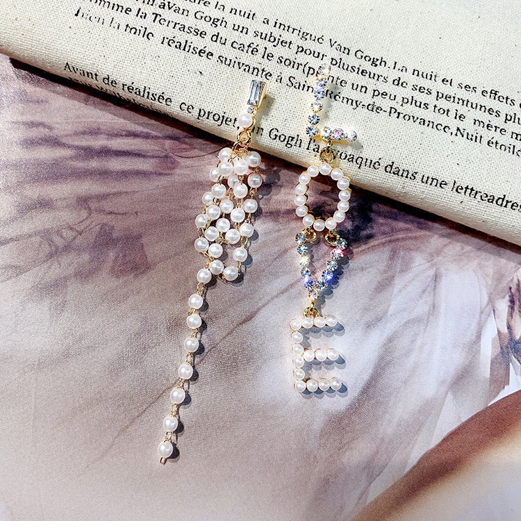 Asymmetric Love Pearl Earrings