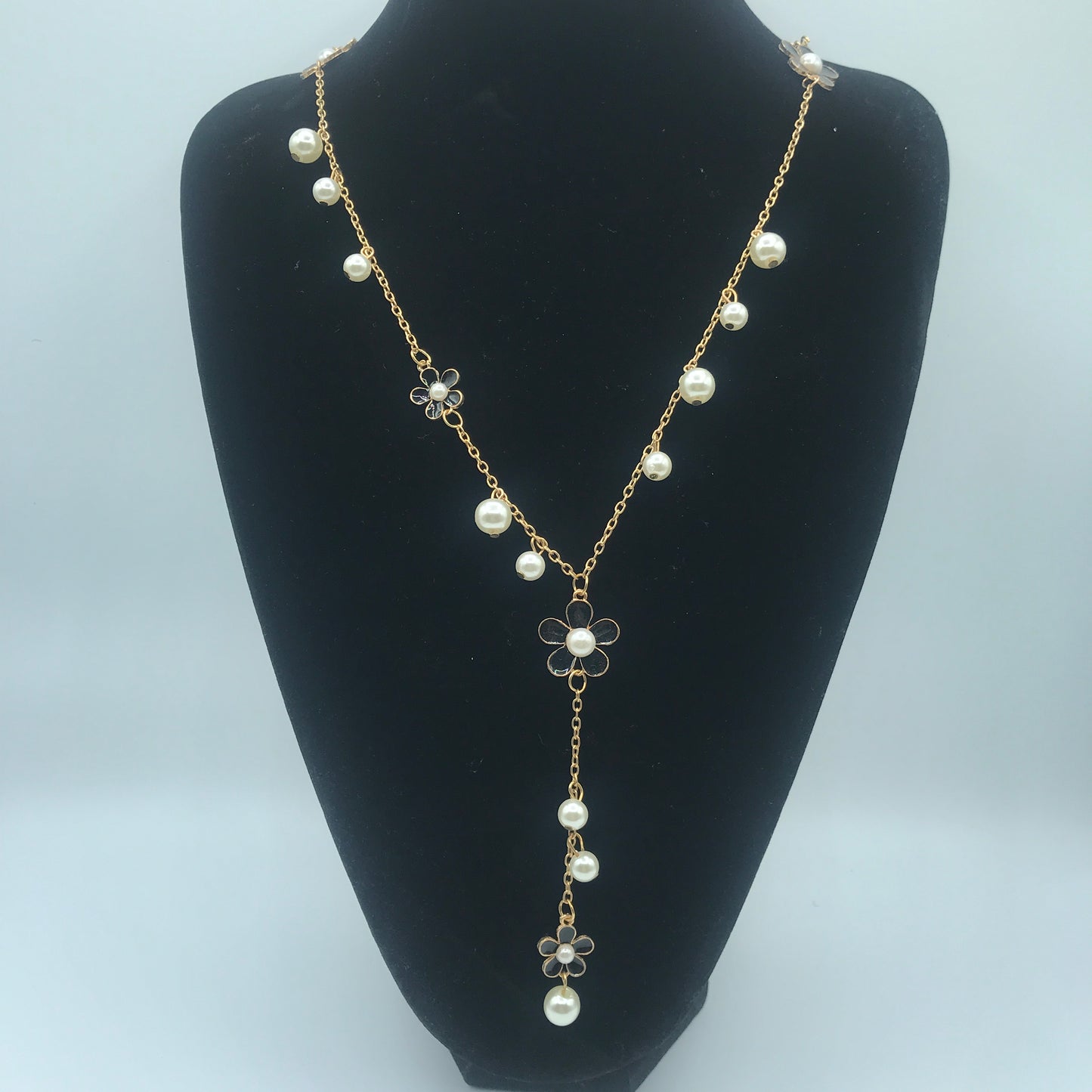 Five-petal flower with pearl sweater necklace