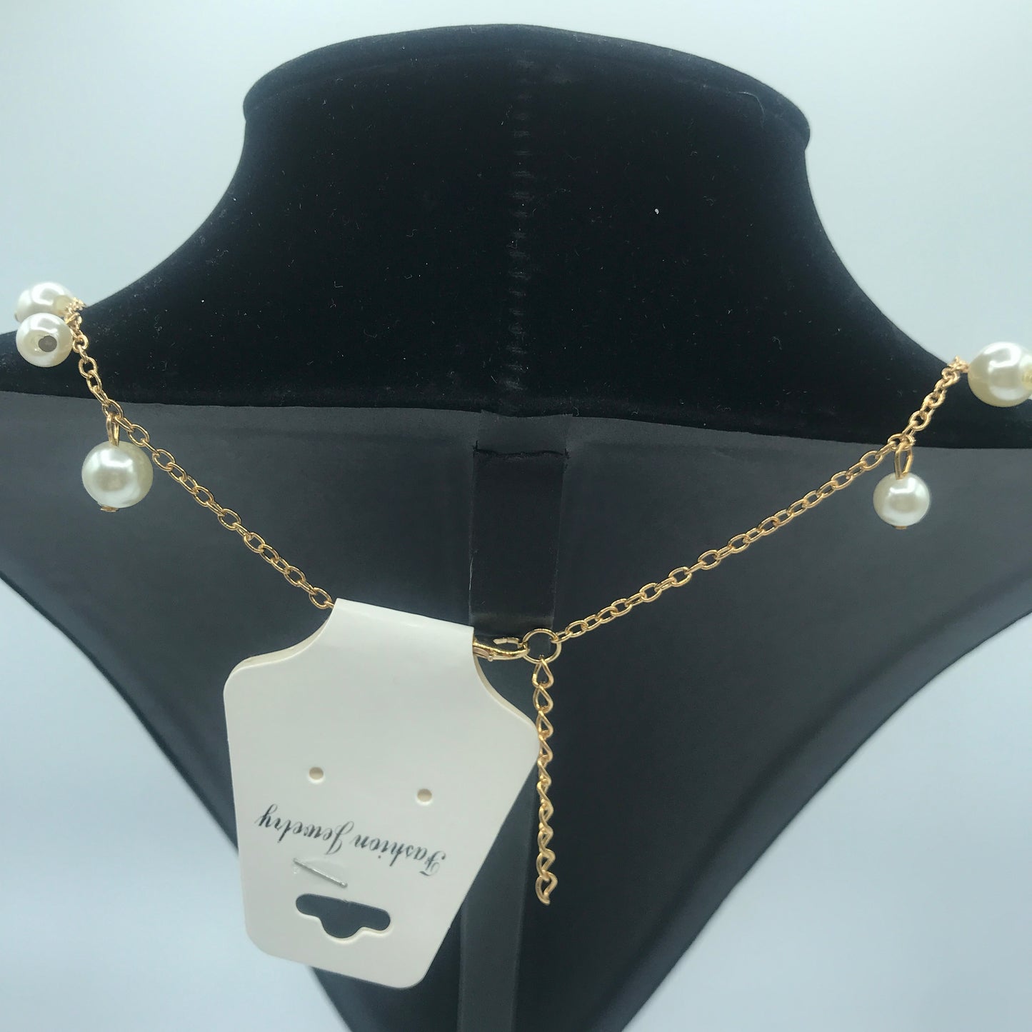 Five-petal flower with pearl sweater necklace