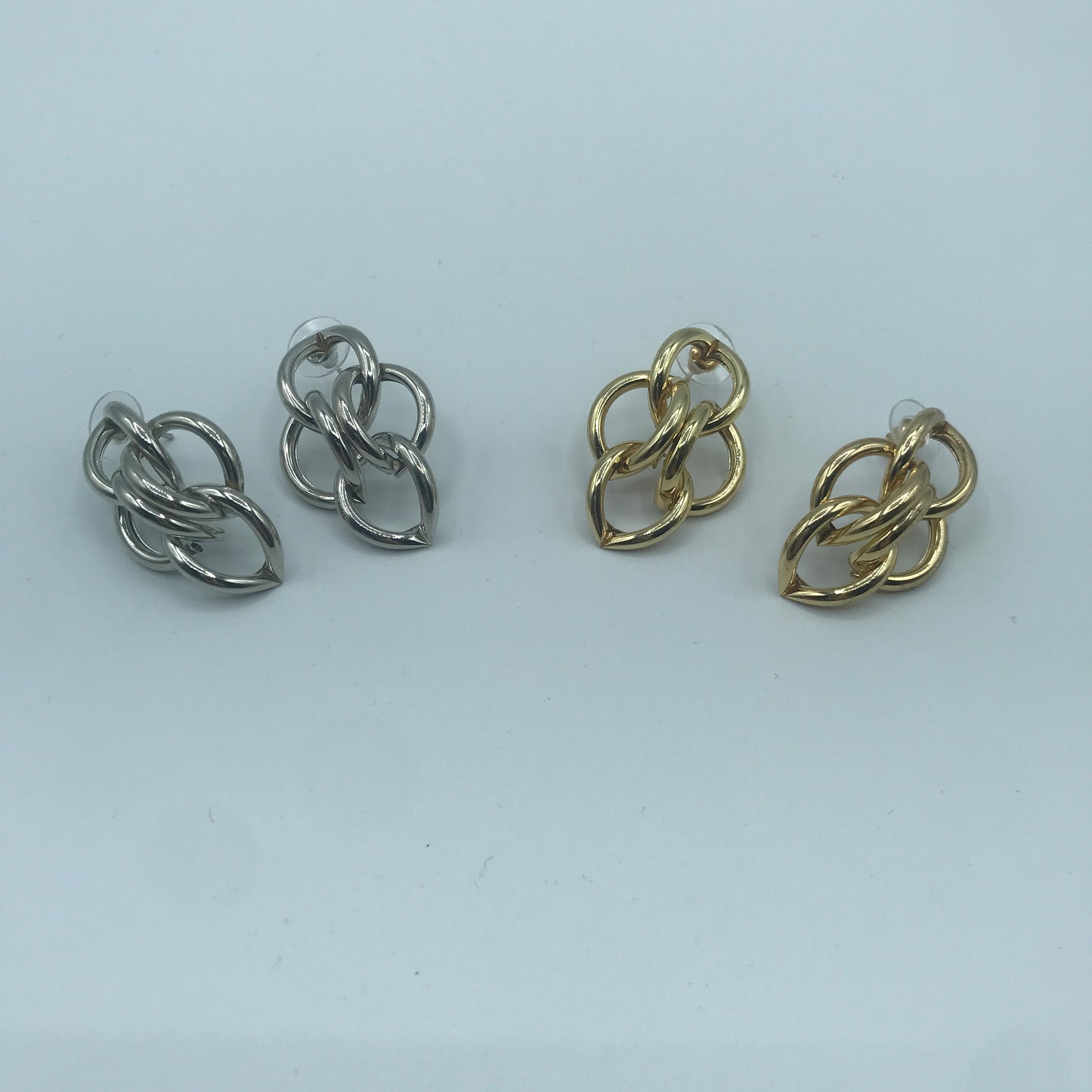 Interlocking hoop earrings