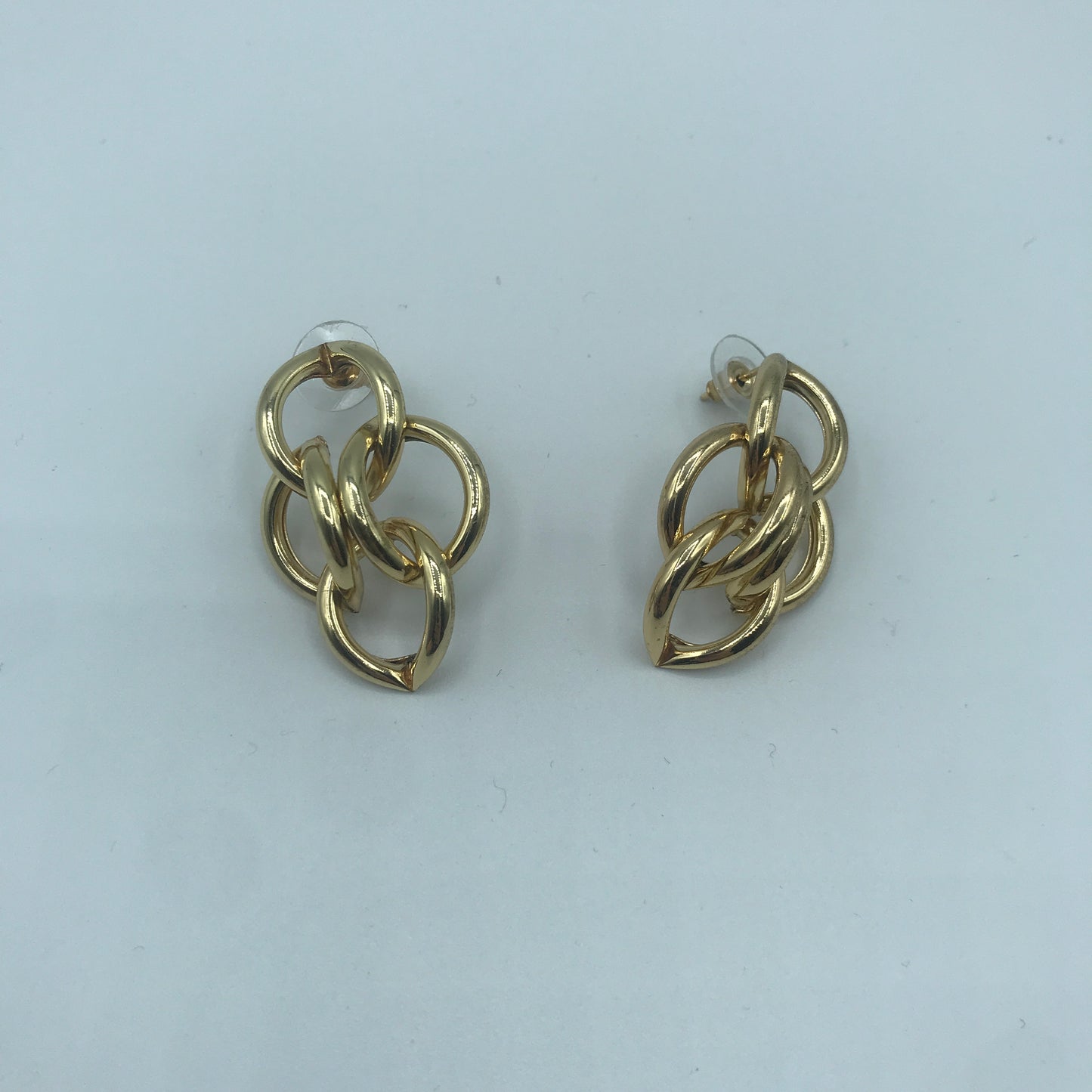 Interlocking hoop earrings