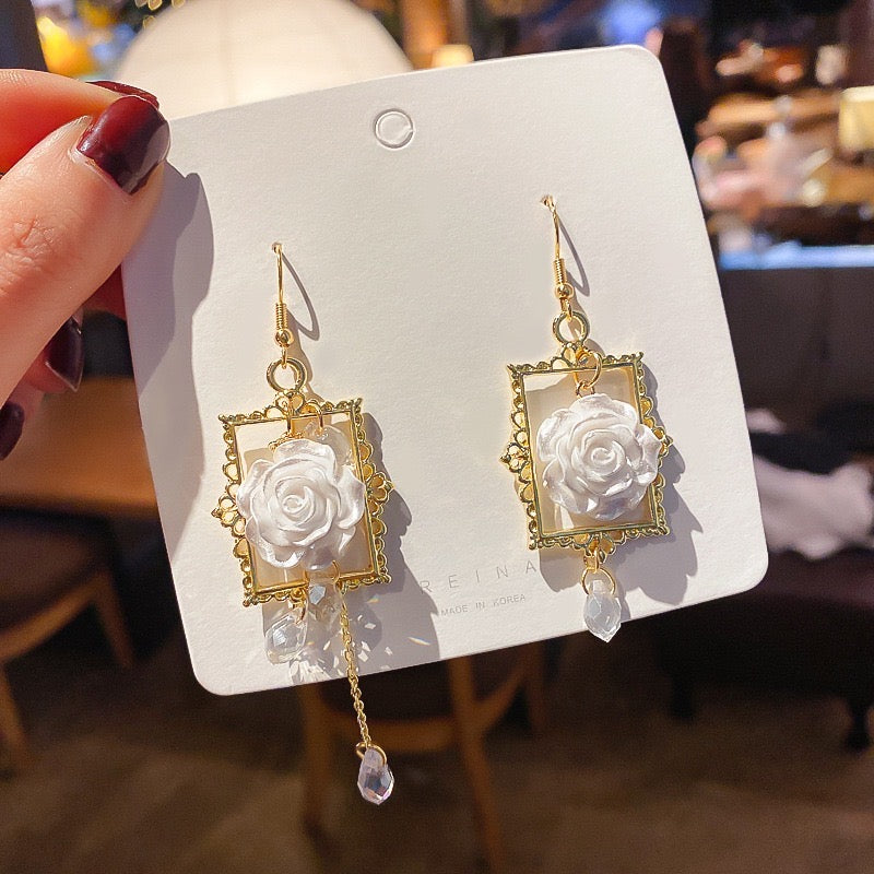 Asymmetric Rose-in-Photo Frame with Pearl Tassel Earrings