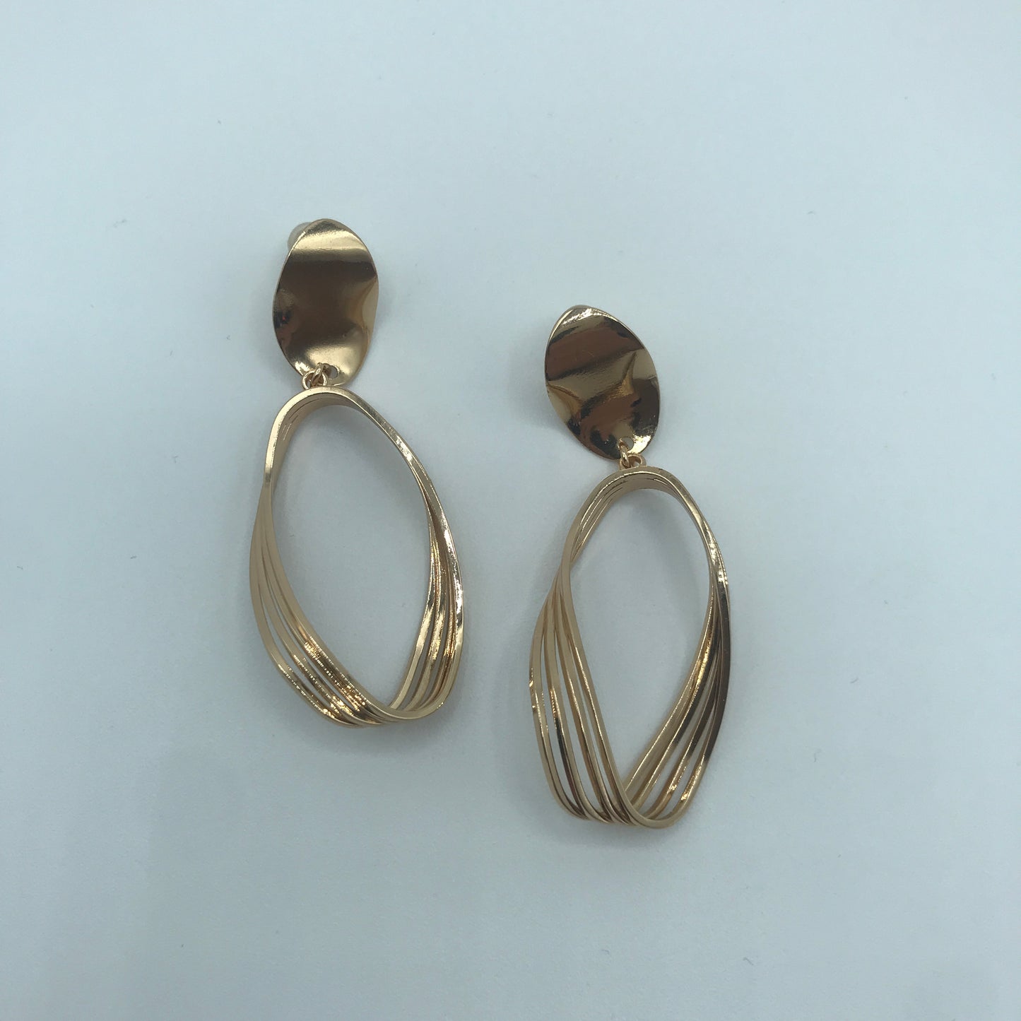Curved Triple-lines Oval Earrings
