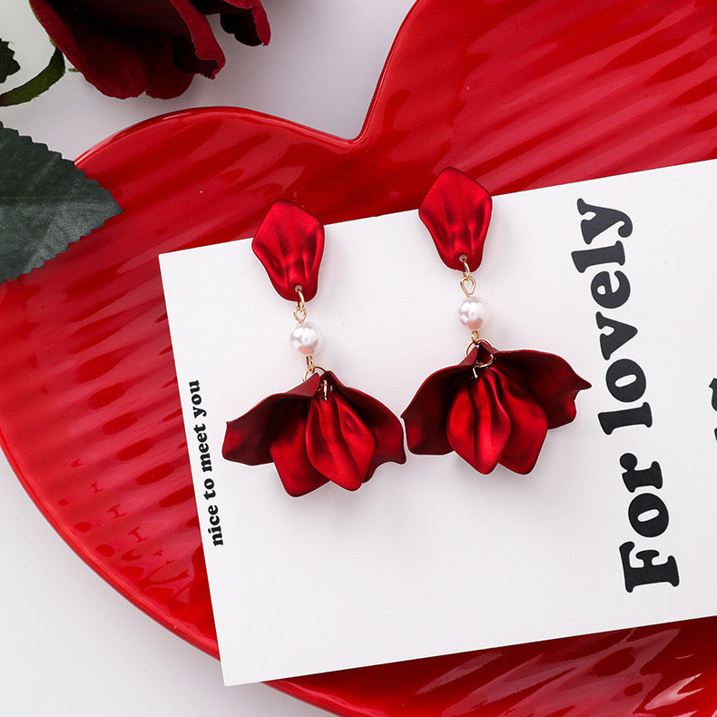Drip Glaze Flower Pedals with Pearl Short Earrings