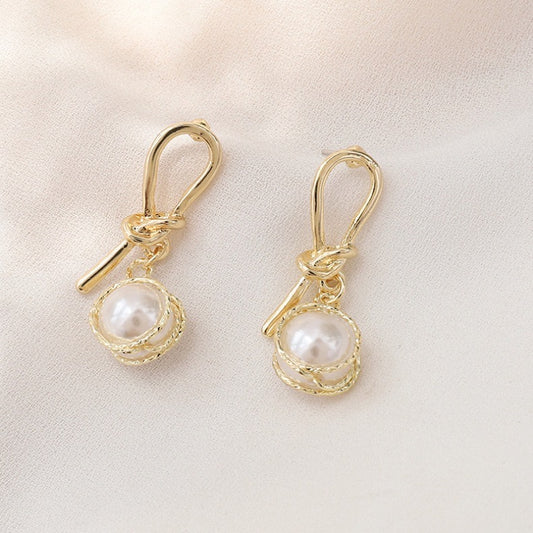 Knotted Gold Wired Single Pearl Short Earrings