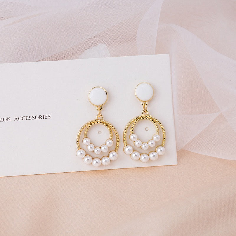 Dual Hoops with Pearls Short Earrings