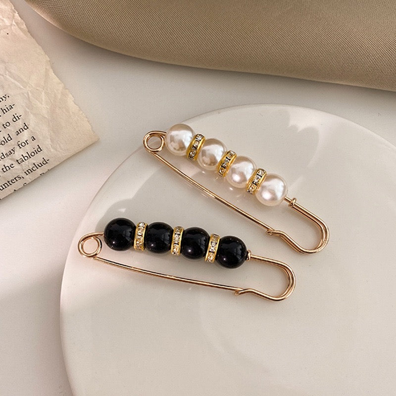 Waist-Adjustable Pearls Brooch