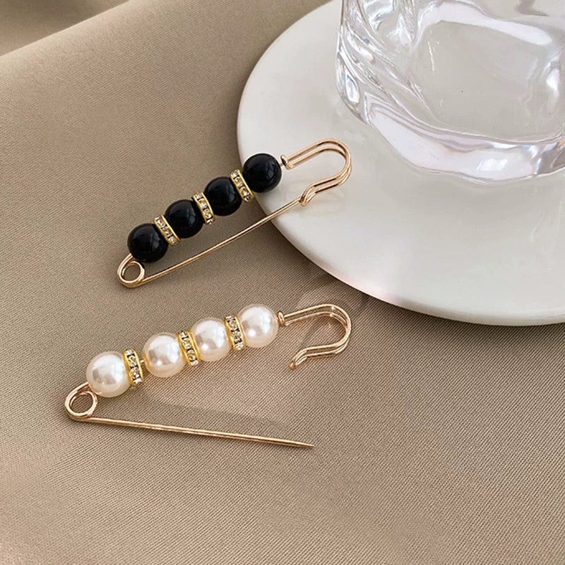 Waist-Adjustable Pearls Brooch