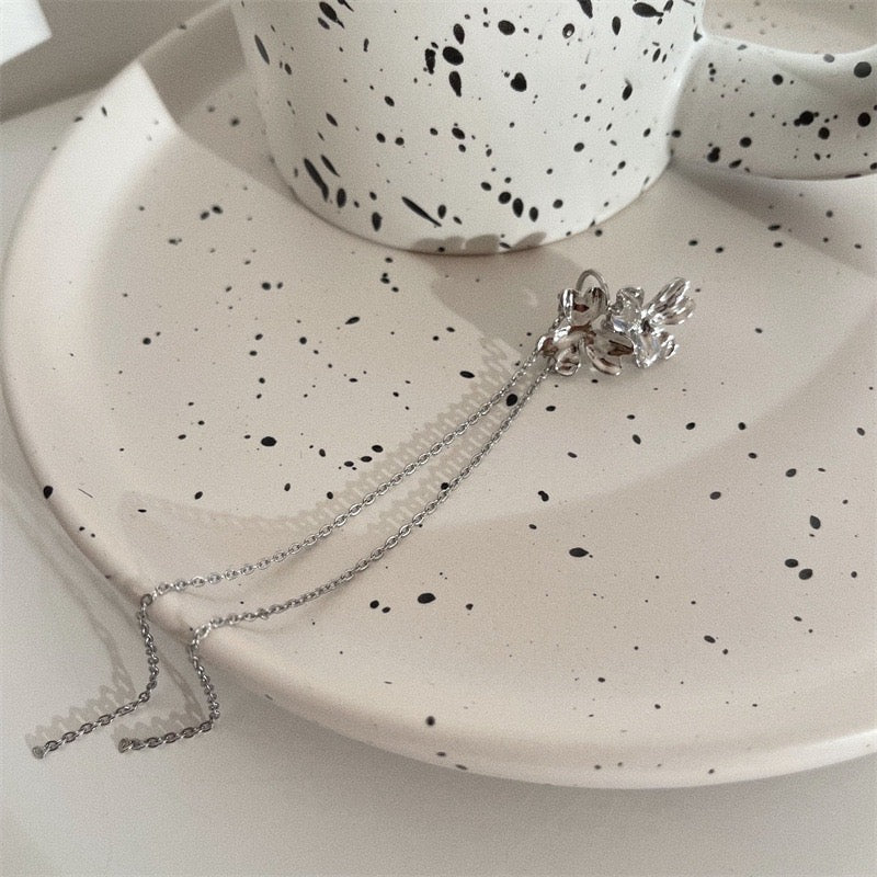 Single Metallic Two-Flower with Long Tassels Clip