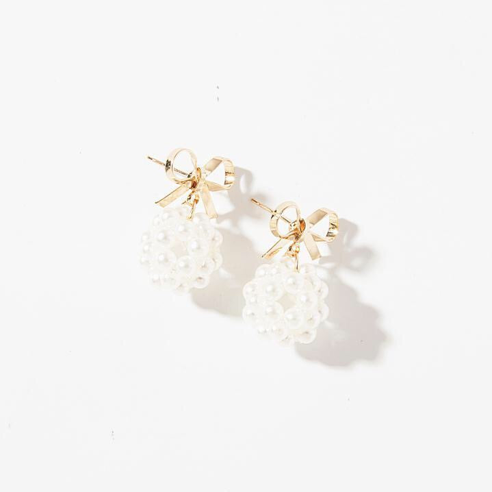 Bowknot with Pearl Hydrangea Earring