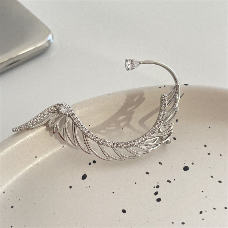 Single Shining Feathers Ear Stud and Ear-Hook