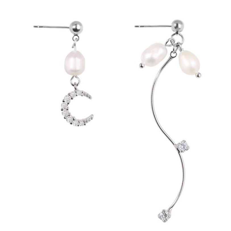 Asymmetric Rhinestone Moon with Pearls Earrings