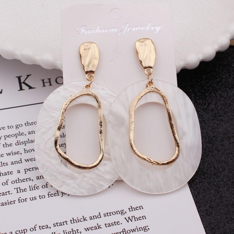 Shell Metal Uneven Circle Earrings