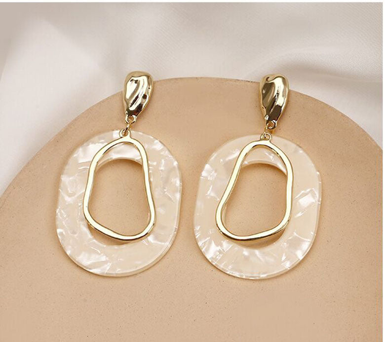 Shell Metal Uneven Circle Earrings