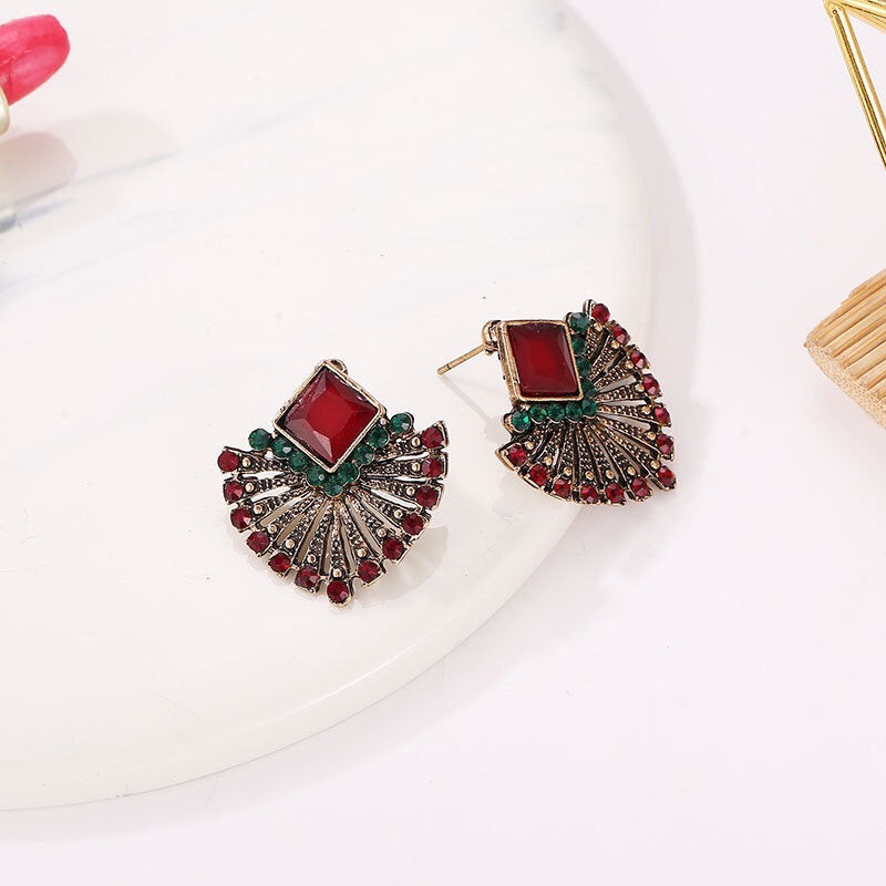 Bohemia fun-shaped ruby stud earrings