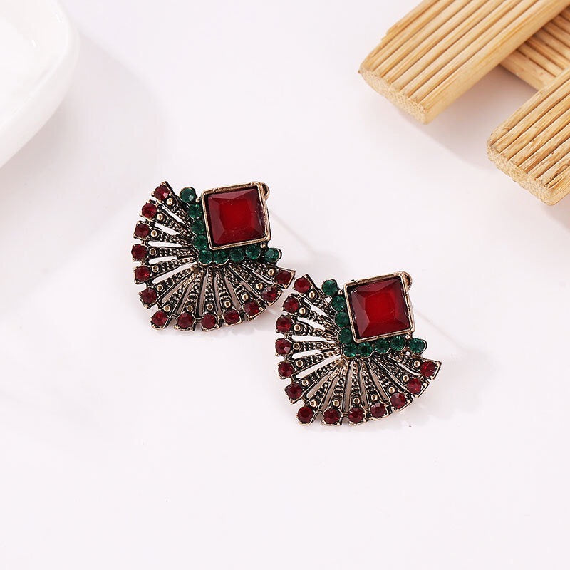 Bohemia fun-shaped ruby stud earrings