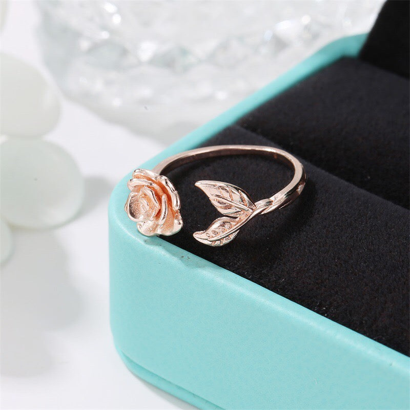 Adjustable vintage rose open ring