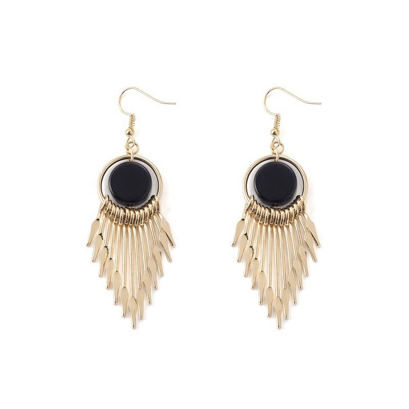 Vintage round v-shaped tassel earrings