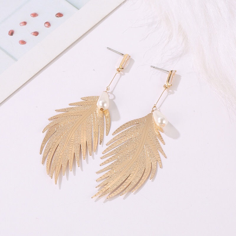 One feather with pearl drop earrings