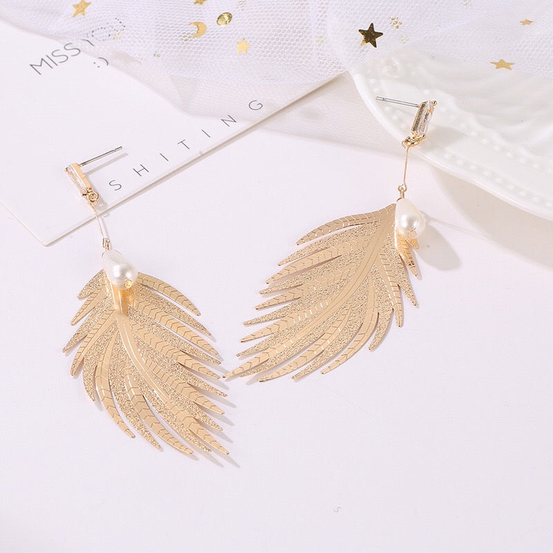 One feather with pearl drop earrings