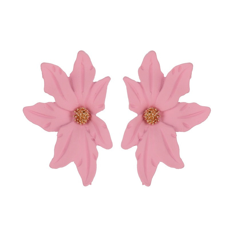 Dramatic flower stud earrings