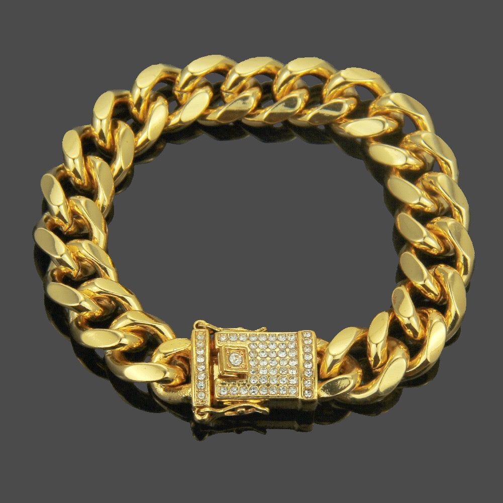 Studded curb chain bracelet