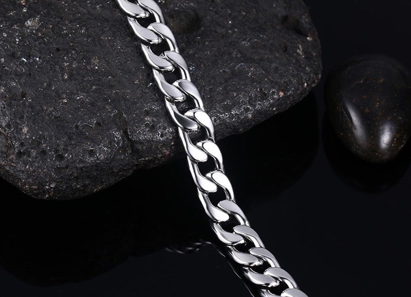 Curb handcuff bracelet