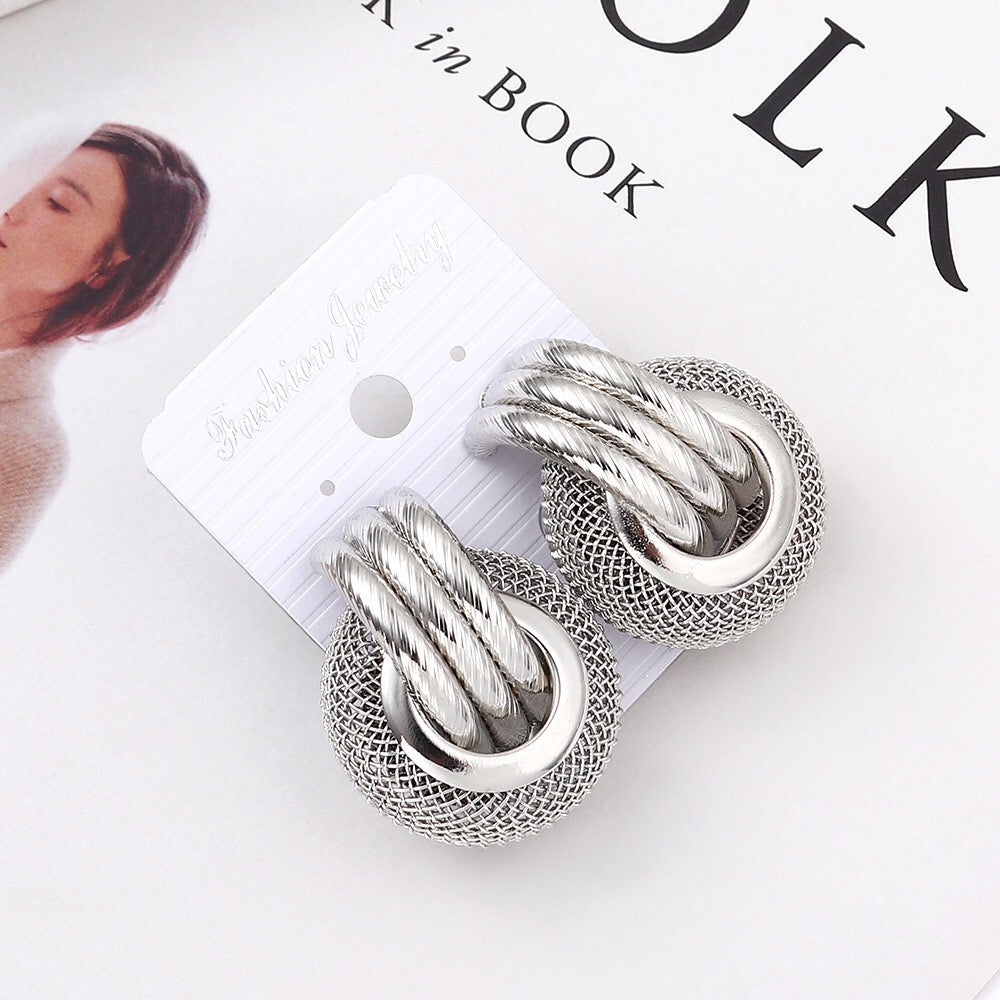 Linking honeycomb earrings