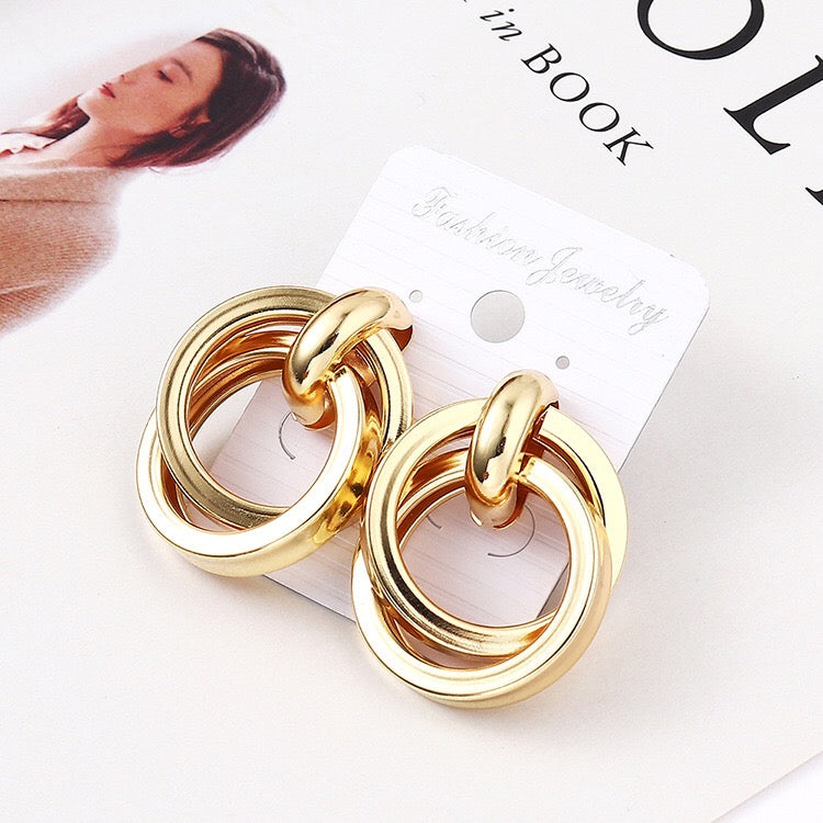 Dual crossed earrings