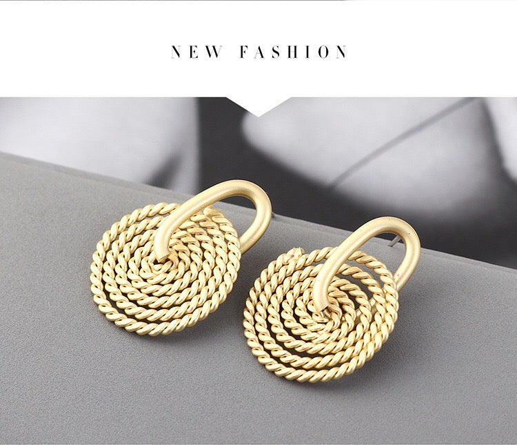 Weaving disc earrings