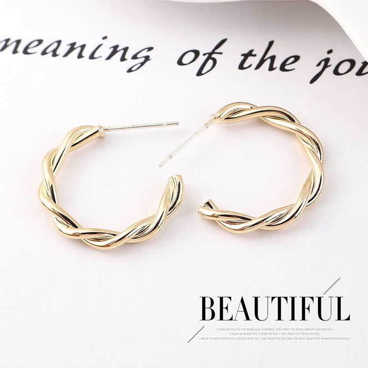 C-shaped rope earrings