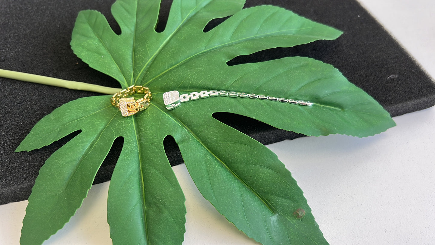 Adjustable Buckled Chain Ring