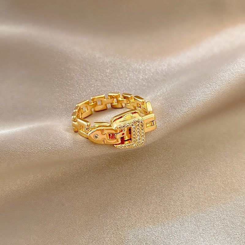 Adjustable Buckled Chain Ring