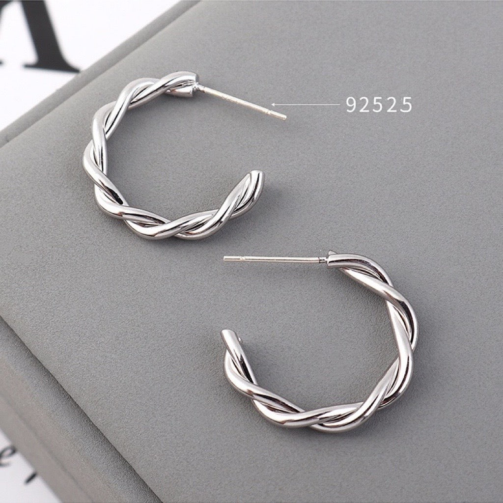 Delicate Twisted C-Shape Earrings