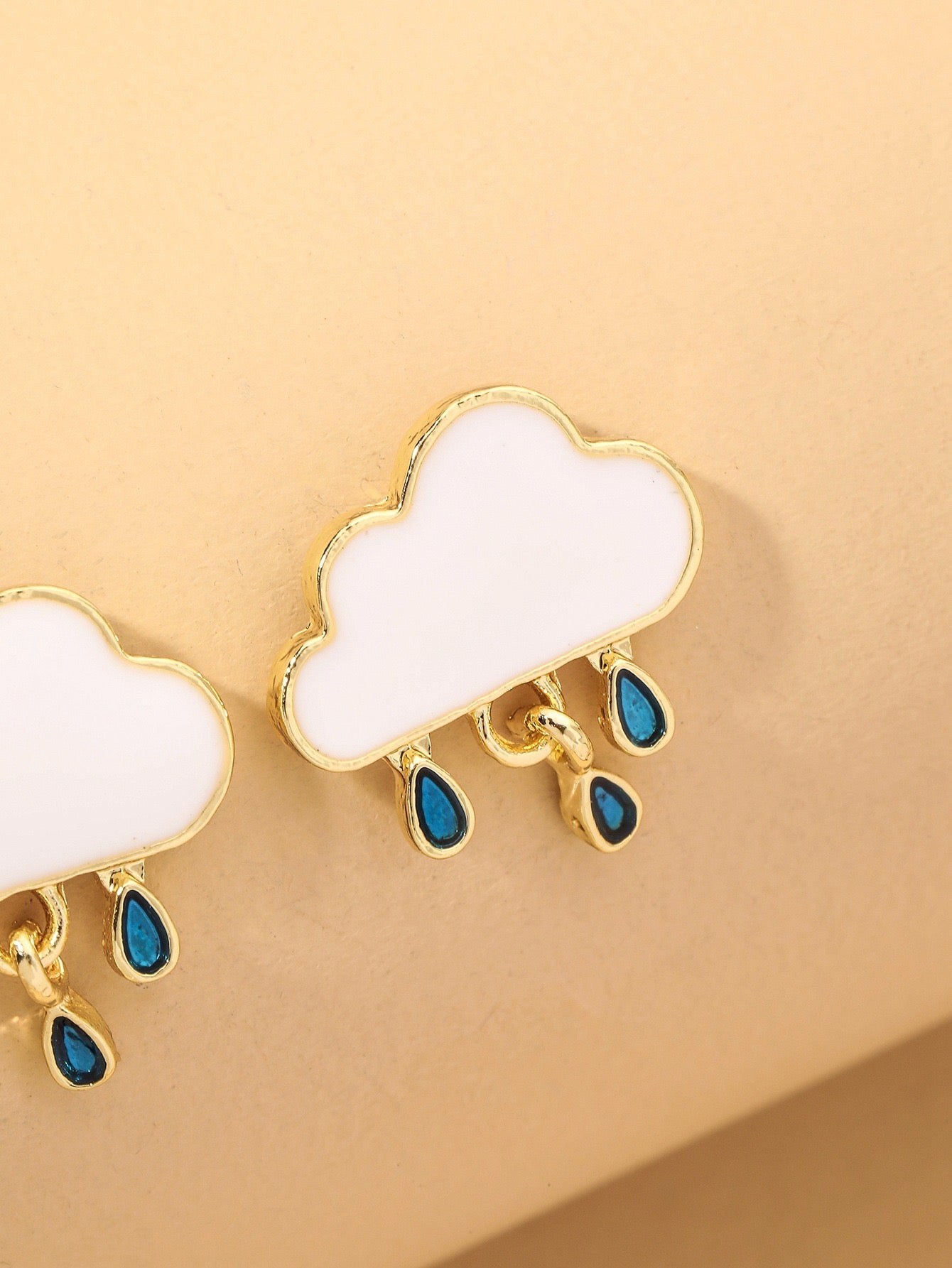 Raining Cloud Short Earrings