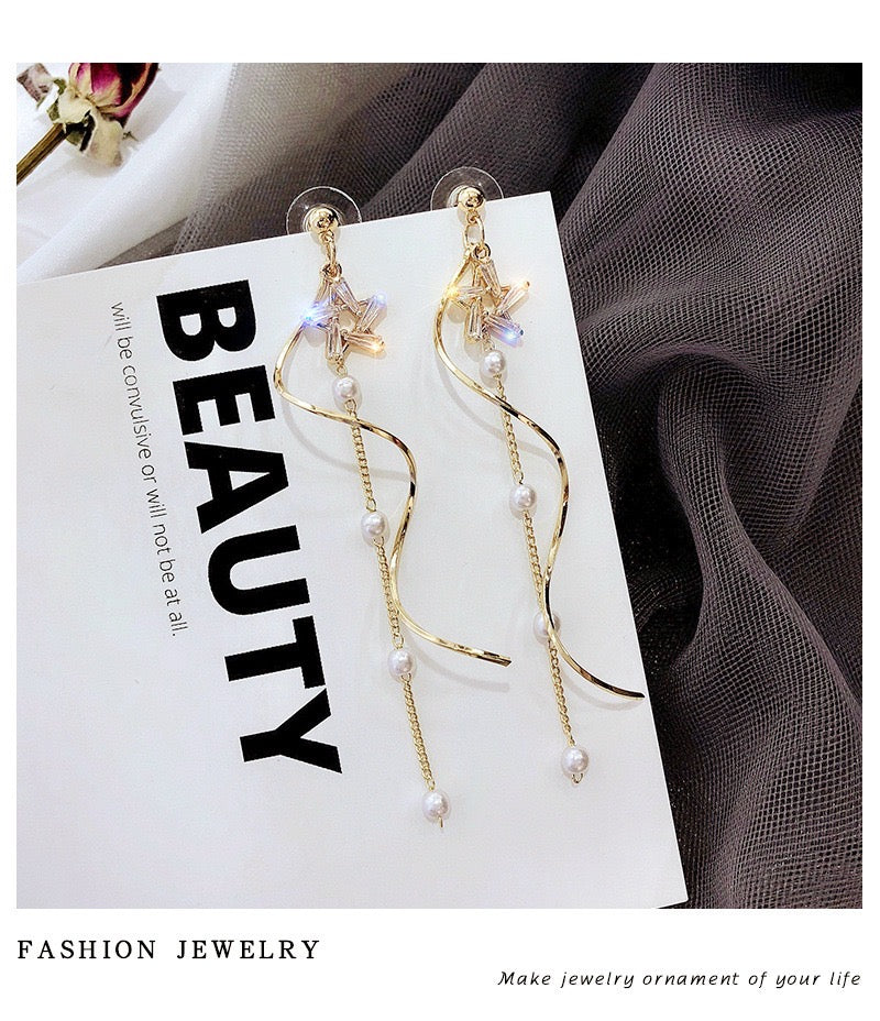Single Star with Slinky Wave and Pearl Tassels Earrings