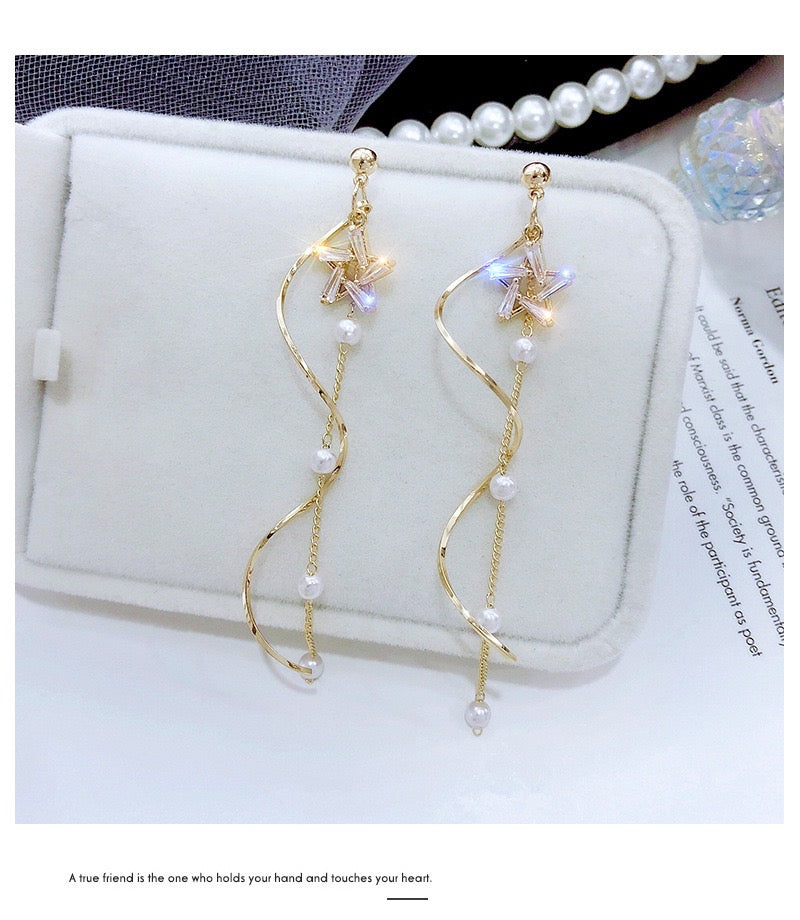Single Star with Slinky Wave and Pearl Tassels Earrings
