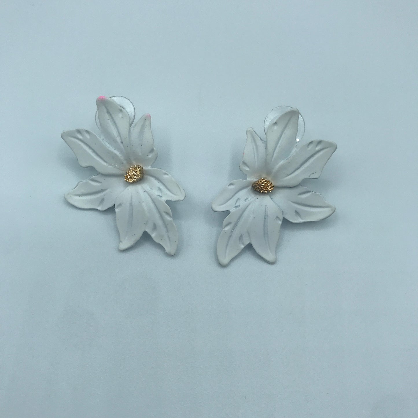 Dramatic flower stud earrings