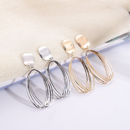 Curved Triple-lines Oval Earrings