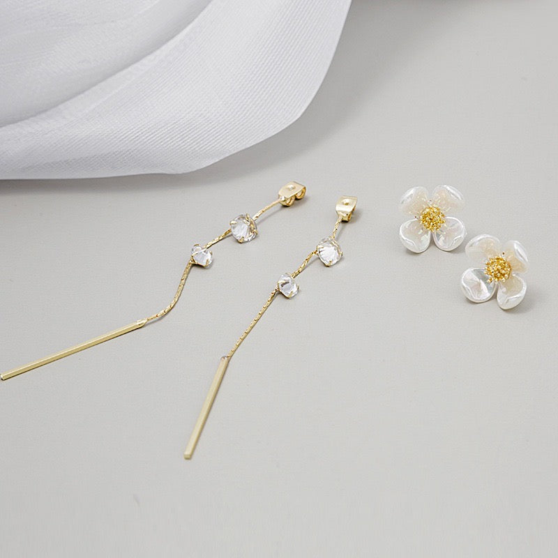 Shell Single Flower with ZirCon Tassel Earrings