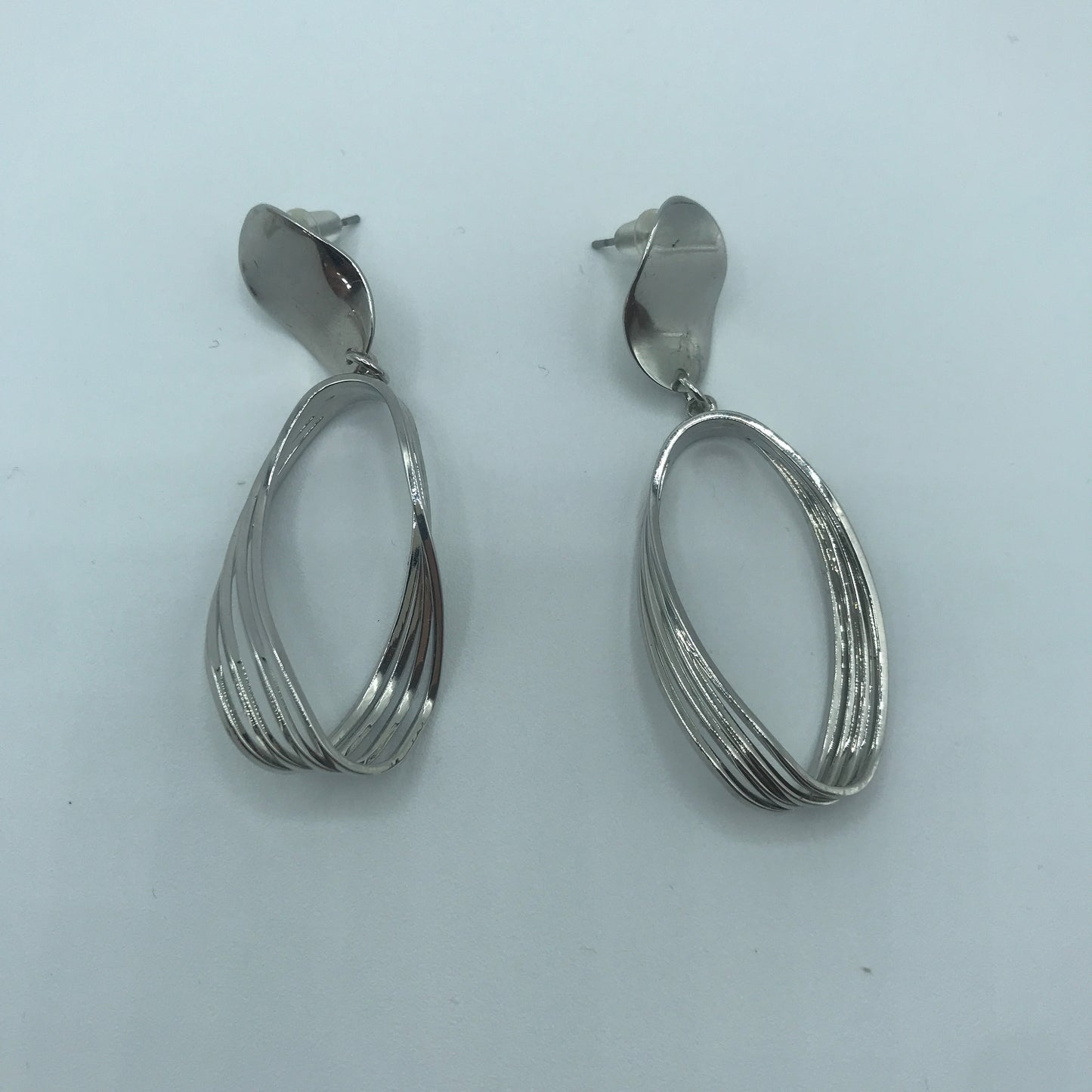 Curved Triple-lines Oval Earrings
