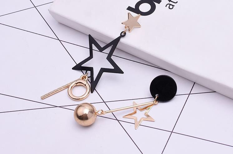 Asymmetric Black Gold Star Slinky Earrings