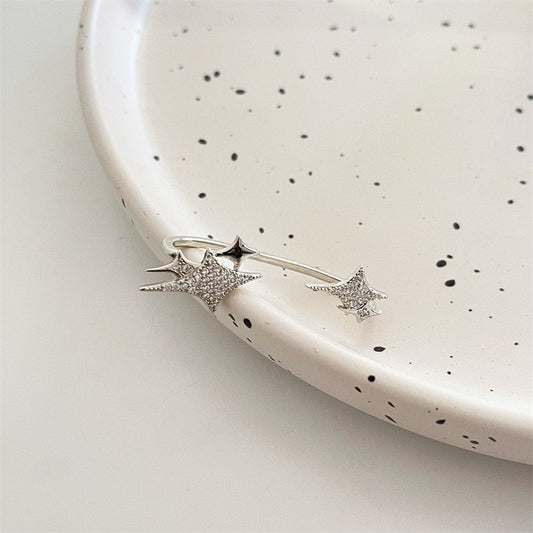 Single Four-Pointed Stars Ear Clip