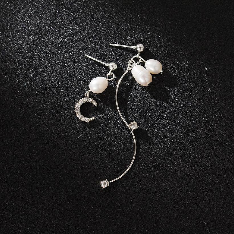Asymmetric Rhinestone Moon with Pearls Earrings