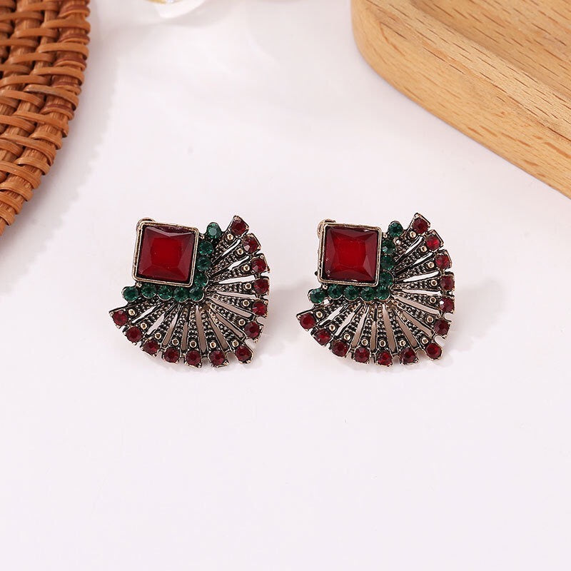 Bohemia fun-shaped ruby stud earrings