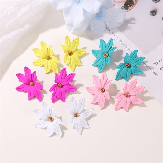 Dramatic flower stud earrings